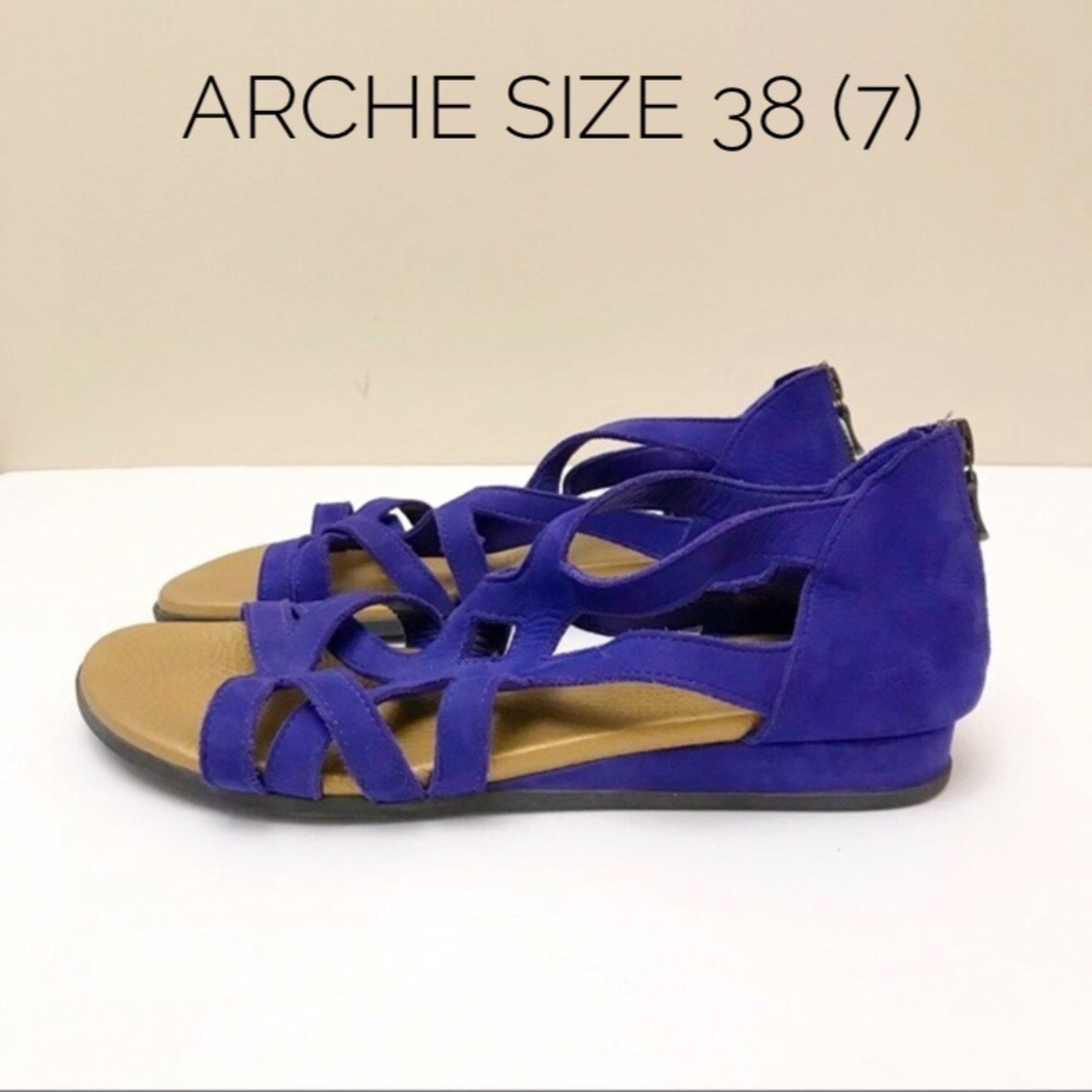🇫🇷 Arche France size 38 (7) nubuck flat sandals